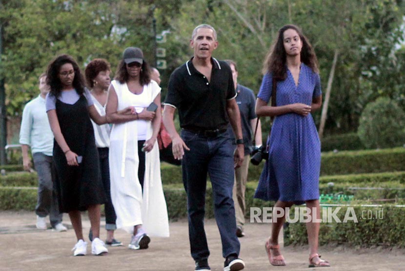 Mantan presiden Amerika Serikat Barack Obama dan keluarga. 