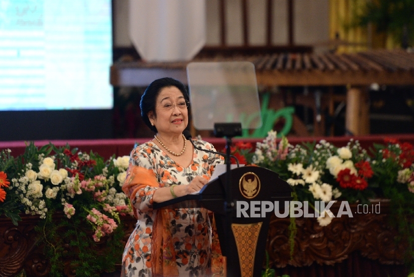 Mantan Presiden Megawati Soekarnoputri berpidato pada Peringatan Konferensi Asia Afrika bertema Keragaman Indonesia di Istana Negara, Jakarta, Selasa (18/4). 