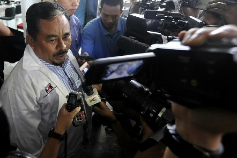Mantan Presiden PKS Luthfi Hasan Ishaaq yang menjadi tersangka dugaan suap impor daging sapi bersiap menjalani pemeriksaan perdana pasca penahanan di gedung Komisi Pemberantasan Korupsi (KPK) Jakarta, Rabu (6/2).