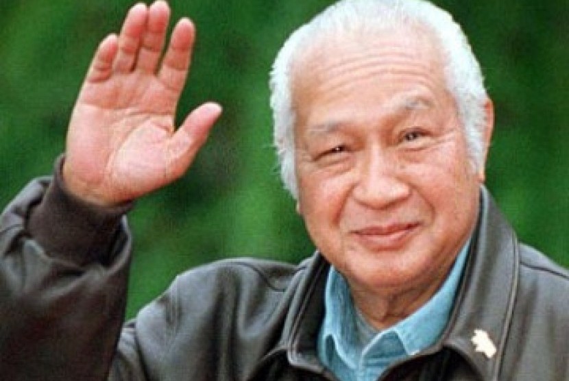 Kiai Marsudi Syuhud mendoakan almarhum presiden ke-2 RI Soeharto