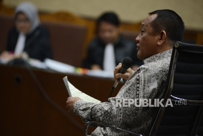 Mantan Sekretaris Mahkamah Agung, Nurhadi memberikan kesaksian saat menjadi saksi  saat sidang lanjutan dengan agenda mendengarkan keterangan saksi di Pengadilan Tipikor, Jakarta, Senin (15/8).