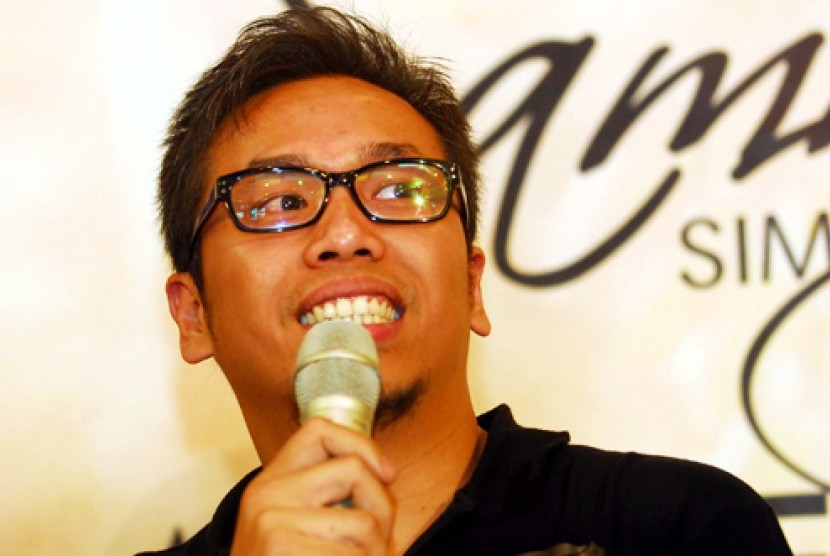 Mantan vokalis Kerispatih, Sammy Simorangkir memberikan keterangan kepada wartawan saat peluncuran ablum barunya yang berjudul 