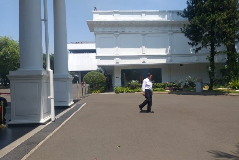 Mantan wakil panglima TNI Jenderal (Purn) Fachrul Razi tiba di Istana Presiden, Jakarta, Selasa (22/10) siang.