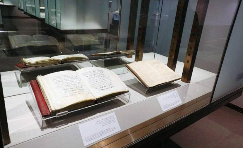 Manuskrip Arab mewakili warisan dan harta kemanusiaan. Kepemimpinan Harun Al-Rasyid jadi puncak kejayaan Dinasti Abbasiyah