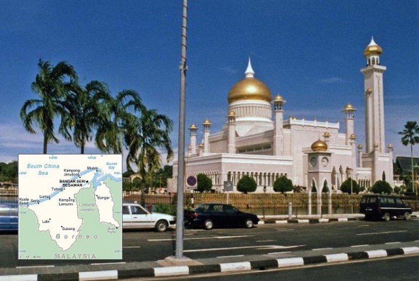  Map of Brunei Darussalam (left) and Sultan Omar Ali Saifuddin Mosque in Brunei Darussalam. (illustration)