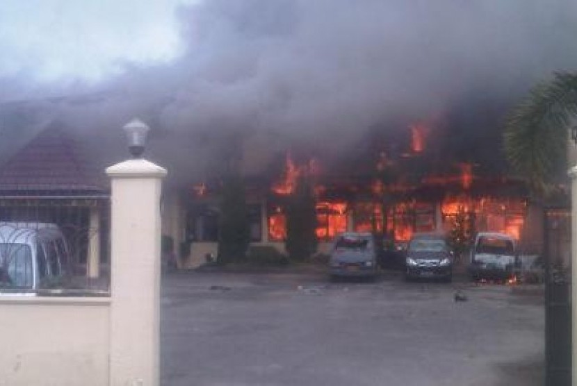 Mapolres Papua dibakar oleh warga