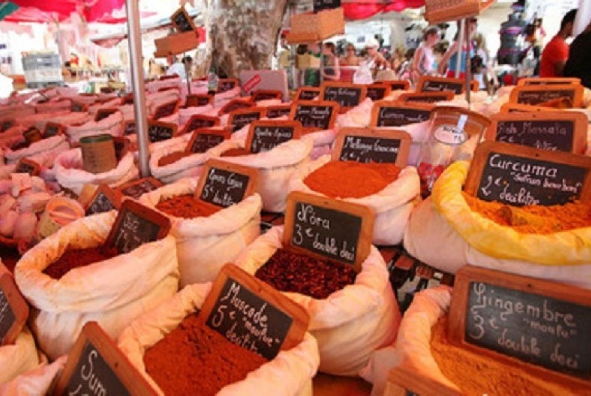 Marché Provencal, Antibes, Prancis.