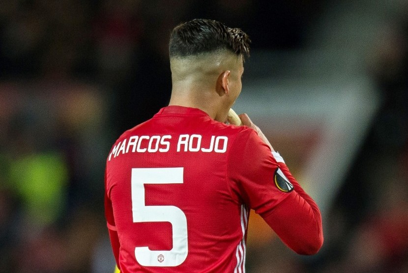 Pemain Manchester United (MU) Marcos Rojo. MU mencapai kesepakatan dengan klub Argentina Estudiantes untuk meminjamkan Marcos Rojo, Jumat (31/1).