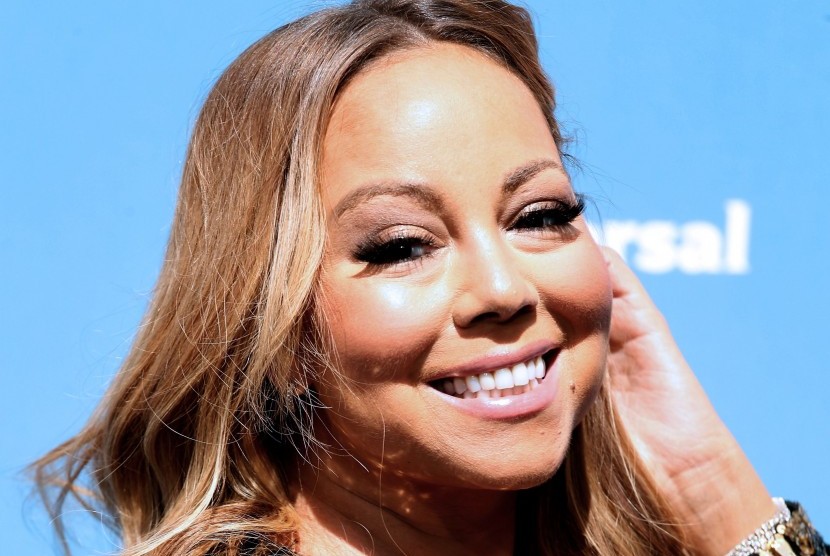 Penyanyi Mariah Carey menyusun rencana perayaan 30 tahun album debutnya di industri musik.