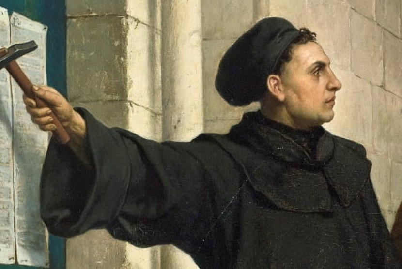 Martin Luther ketika protes surat pengampunan dosa dari Paus.