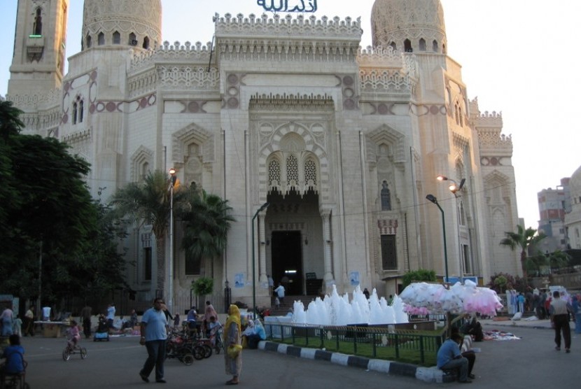 Masjid Abu al-Abbas al-Mursi, Aleksandria, Mesir. 