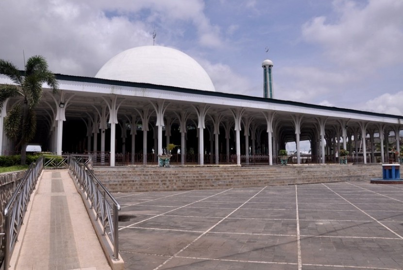 Masjid Agung Al-Falah, Jambi.