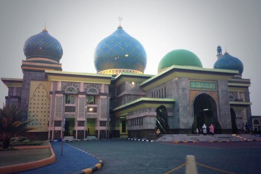  Masjid Agung An-Nur Pekanbaru 