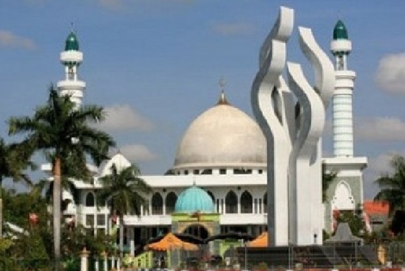 Masjid Agung As-Syuhada Pamekasan (ilustrasi)