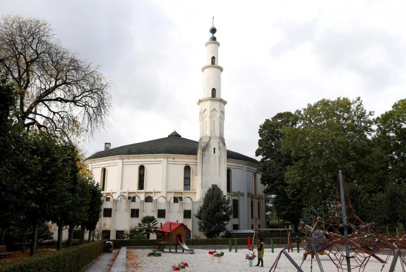 Shalat di Masjid Agung Brussel | Republika Online