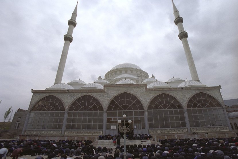 Masjid Agung di Makhachkala, Dagestan.