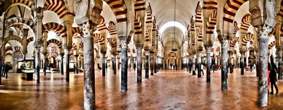 Masjid Agung Kordoba, Spanyol yang kini dialihfungsikan menjadi Gereja Katedral