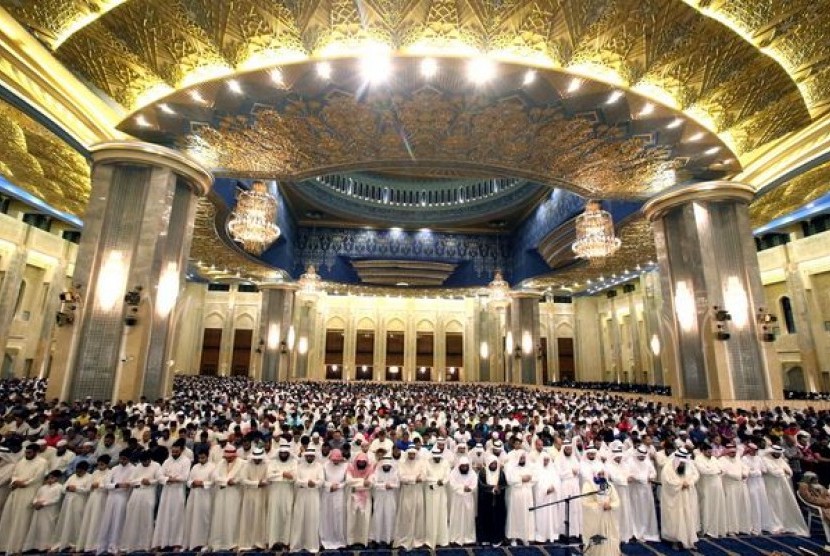 Muslim Kuwait Gembira Sambut Pembukaan Kembali Masjid. Masjid Agung Kuwait. Ilustrasi.