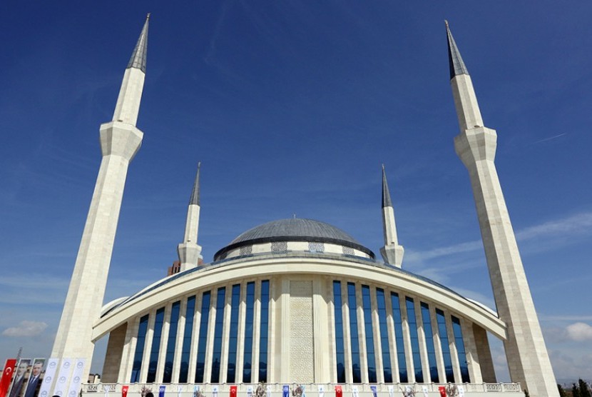 Masjid Ahmet Hamdi Akseski