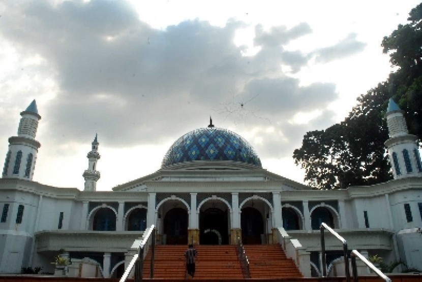 Masjid Al Bina Senayan, Jakarta.