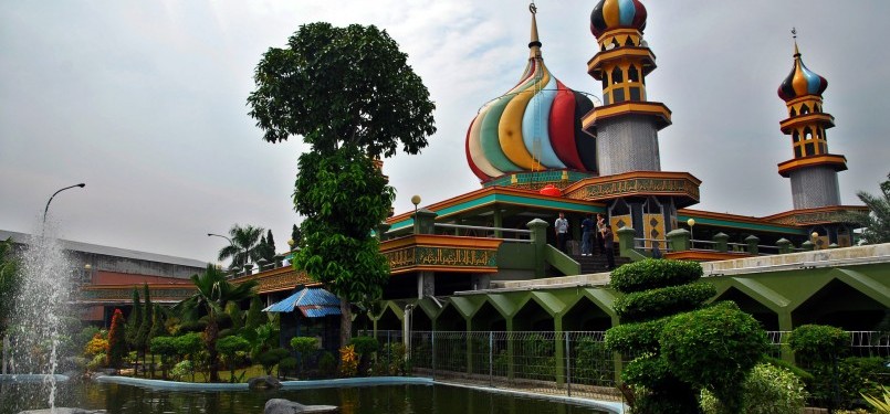 Masjid Al-Furqan dI kargo area Soekarno - Hatta. (Republika/Agung Supriyanto)