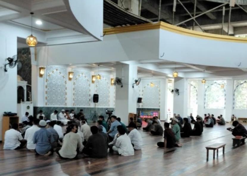 Masjid Al-Hijri. Masjid Al-Hijri di Universitas Ibn Khaldun diresmikan Selasa (12/4/2023) 