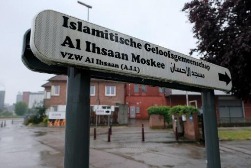 Masjid Al Ikhsan Belgia. Pemerintah Belgia menangguhkan izin masjid di Belgia 