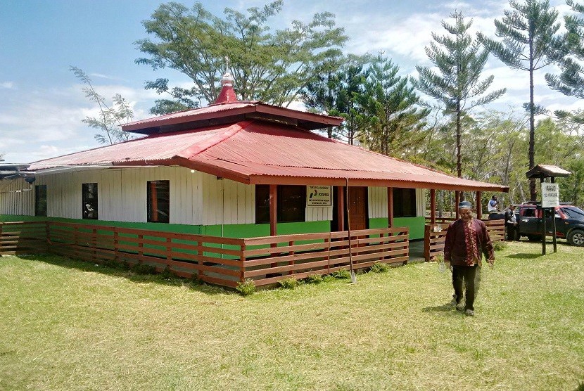 Masjid Al Muhtadin, Jegara, Jayawijaya, Papua.