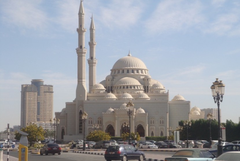 UEA Mulai Tingkatkan Jumlah Jamaah di Masjid. Masjid Al-Noor di Sharjah, Uni Emirat Arab. 
