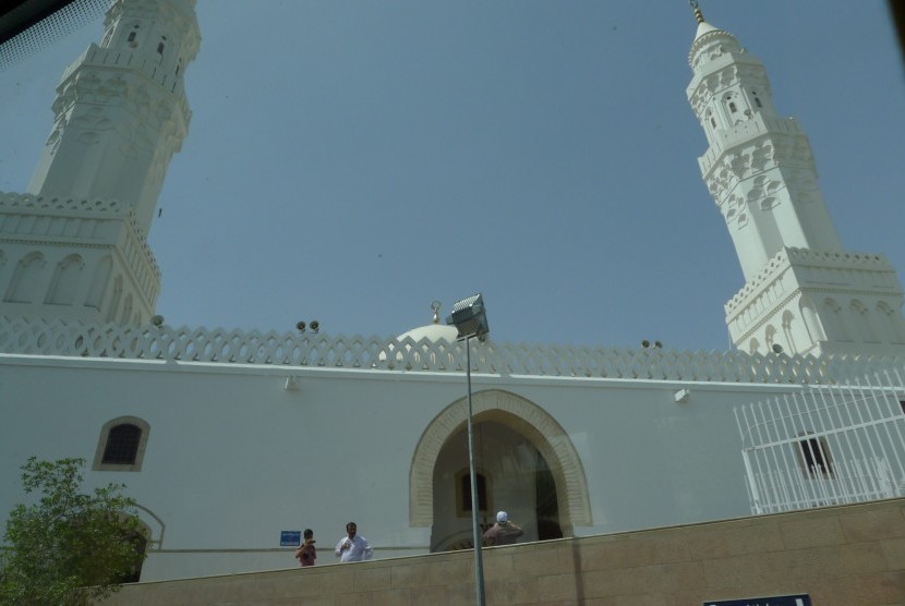 Masjid Al-Qiblatain di Madinah, Arab Saudi.