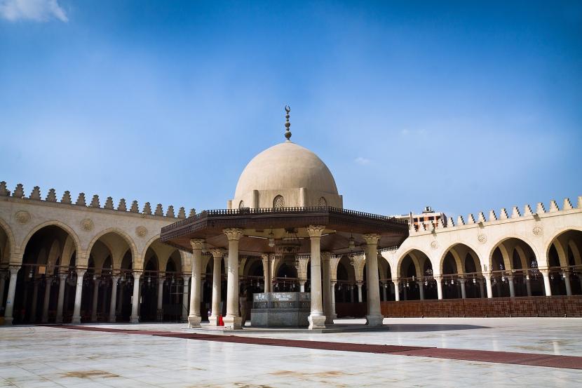 Masjid Amr bin Ash di Kairo, Mesir.