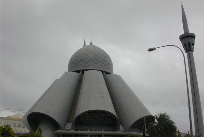 Masjid An-Nur, Labuan, Malaysia. 