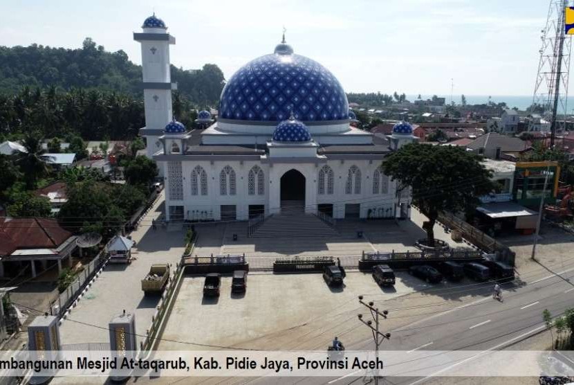 Masjid At-Taqarub di Kecamatan Trienggadeng, Aceh