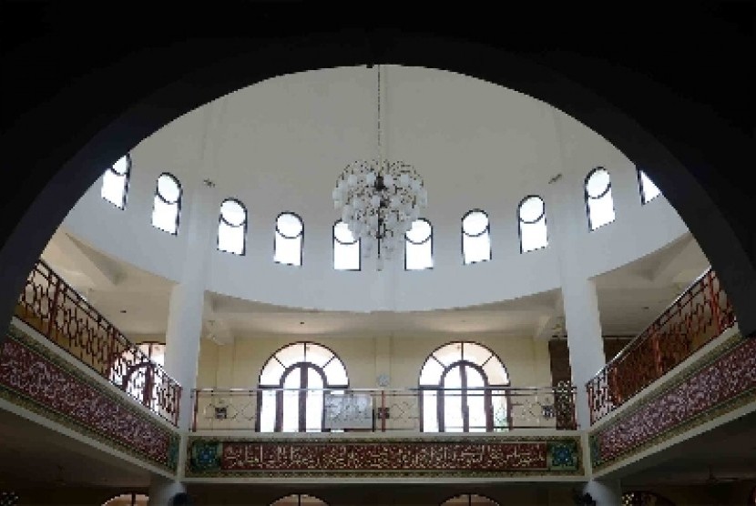 Masjid Baitul Ihsan, Depok, Jawa Barat.