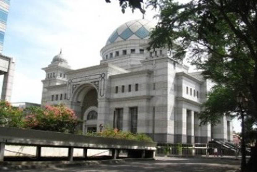 Masjid Baitul Ihsan di lingkungan Bank Indonesia