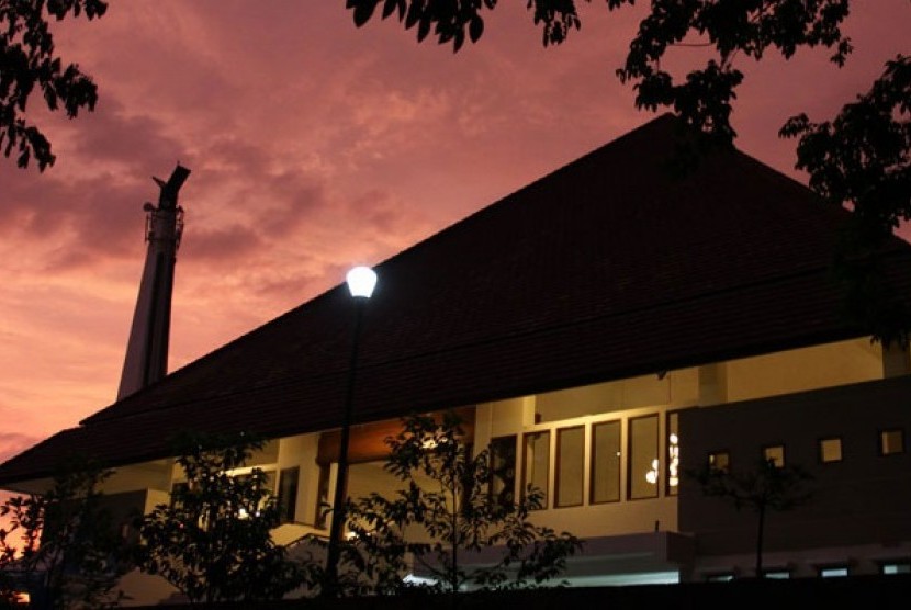 Masjid Baiturrozaq Citraland, Surabaya.