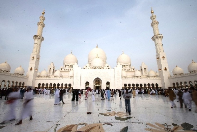 Wisata virtual Masjid Agung Sheikh Zayed upaya cegah Covid-19.Masjid Besar Sheikh Zayed.