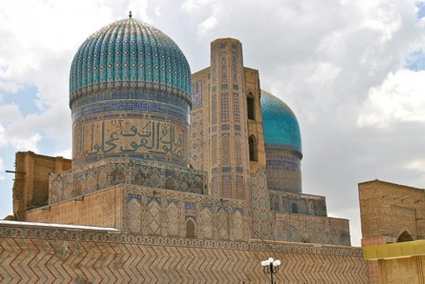 Masjid Bibi Khanym di Samarkand, Uzbekistan.