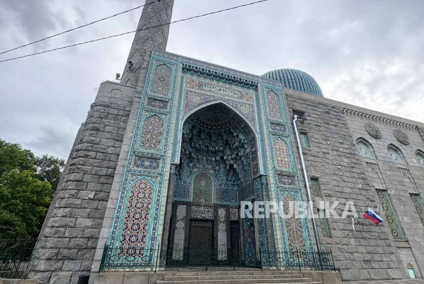Masjid Biru atau Masjid Sukarno di St Petersburg, Rusia, Rabu (18/6/2025).
