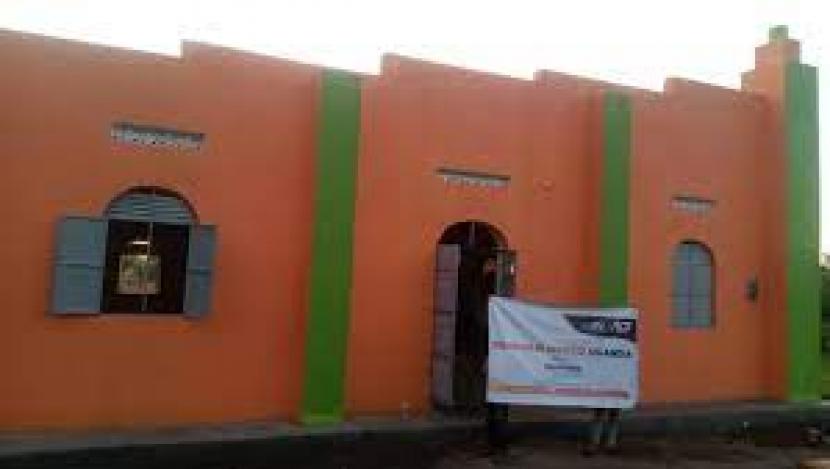 Masjid Bulambuli di Uganda Timur yang tengah direnovasi atas bantuan lembaga Aksi Cepat Tangga (ACT).