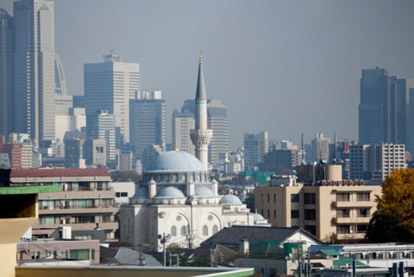 Jumlah umat Islam tumbuh pesat di Jepang karena sejumla faktor. Masjid Camii Tokyo, Jepang