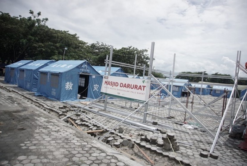 Masjid darurat yang sedang dibangun Dompet Dhuafa di lokasi terdampak gempa, tsunami dan likuefaksi Sulteng.
