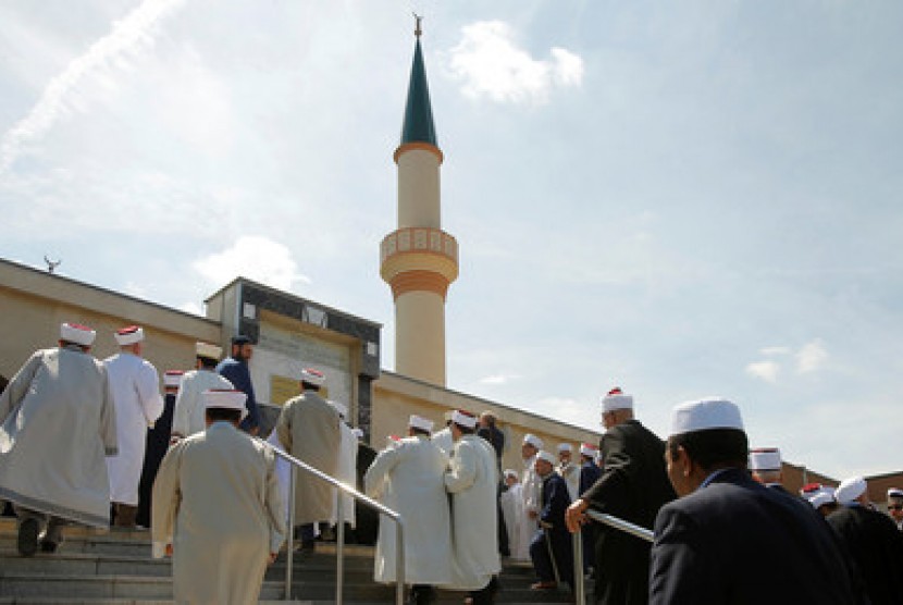 Papan Pengumuman Rasis Mulai Dipasang di Sekitar Masjid. Foto: Masjid di Austria.