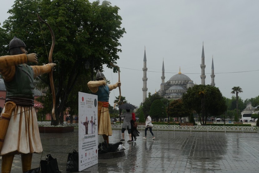 Masjid di Istambul karya Arsitektur Mimar Sinan di Istambul, Turki.