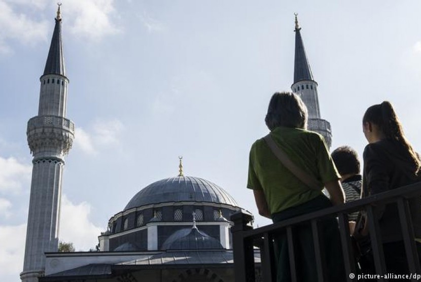 Warga Jerman yang rencakan serang masjid berasal dari sayap kanan. Masjid di jerman 