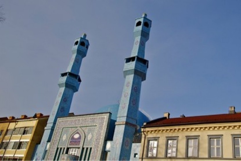 Generasi muda Muslim Norwegia respons Islamofobia dengan ragam cara. Masjid di Oslo, Norwegia.