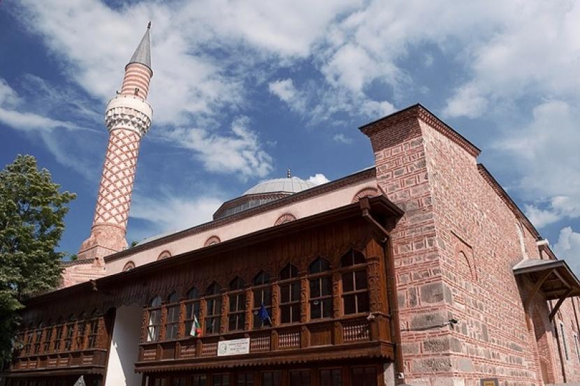 Masjid Dzhumaya di Bulgaria. Masjid Dzhumaya di Bulgaria dibangun pada abad ke 14 Masehi saat masa Ottoman.