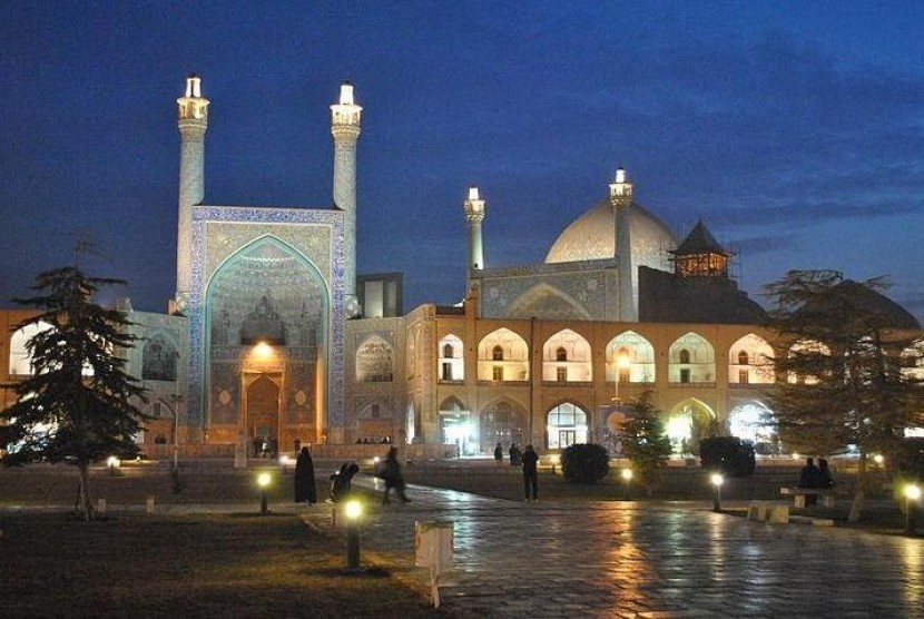 Masjid e-Shah di Isfahan, Iran, merupakan salah satu bukti puncak kegemilangan arsitektur Safawi.