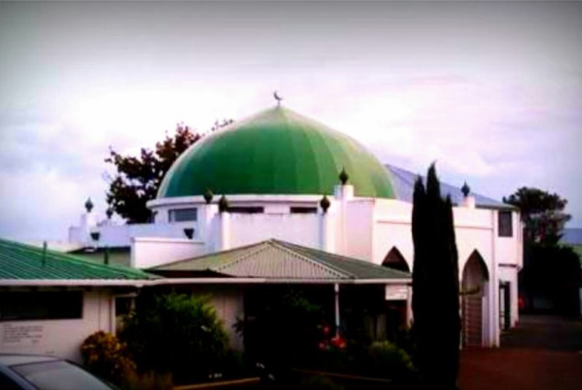 Muslim Selandia Baru saat melaksanakan Hari Raya Idul Fitri di Kota Hamilton.