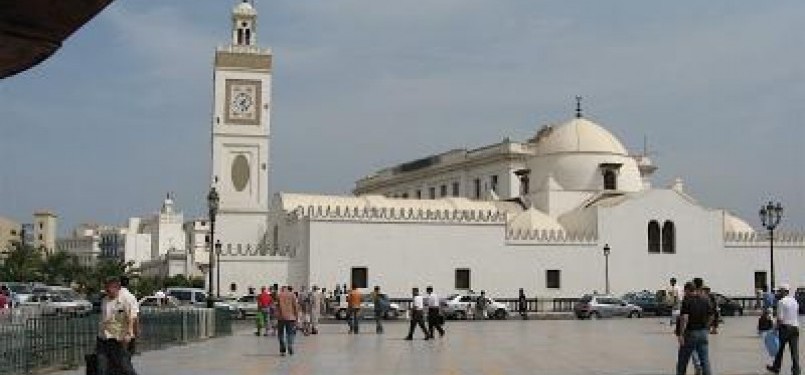 Masjid el-Kebir Djamaa menjadi salah satu dari tiga masjid termegah di Aljazair.